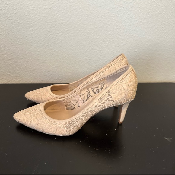 Kelly & Katie Light Pink Lace Pointed Toe High Heels - Picture 6 of 16